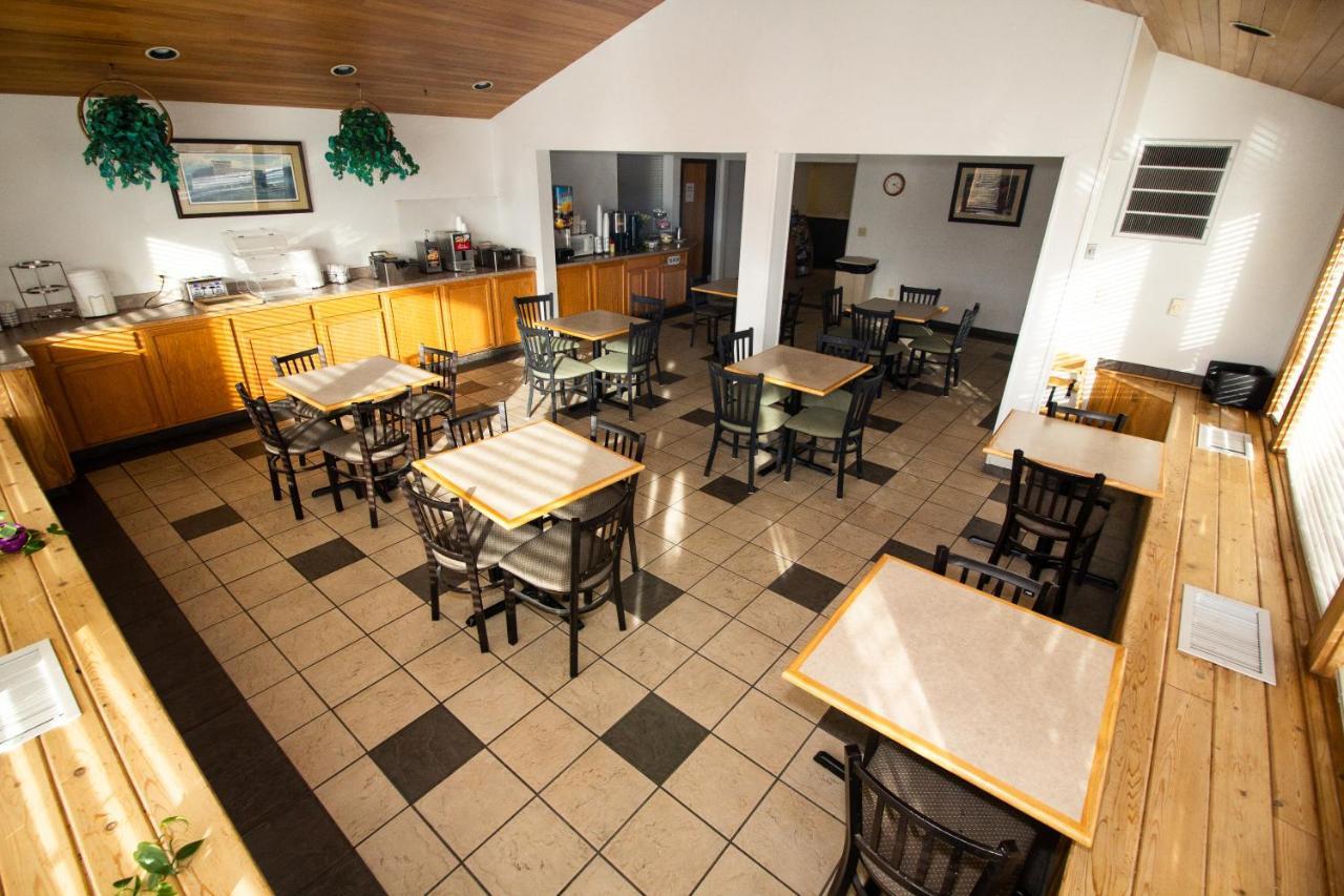 Hotel Fairbridge Inn, & Conference Center - 2*